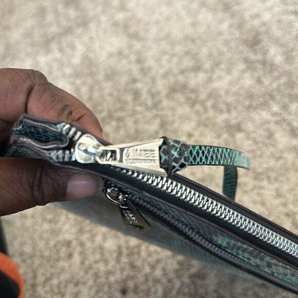 Aimee Kestenberg Emerald Green Snakeskin Print Clutch - Picture 4 of 5